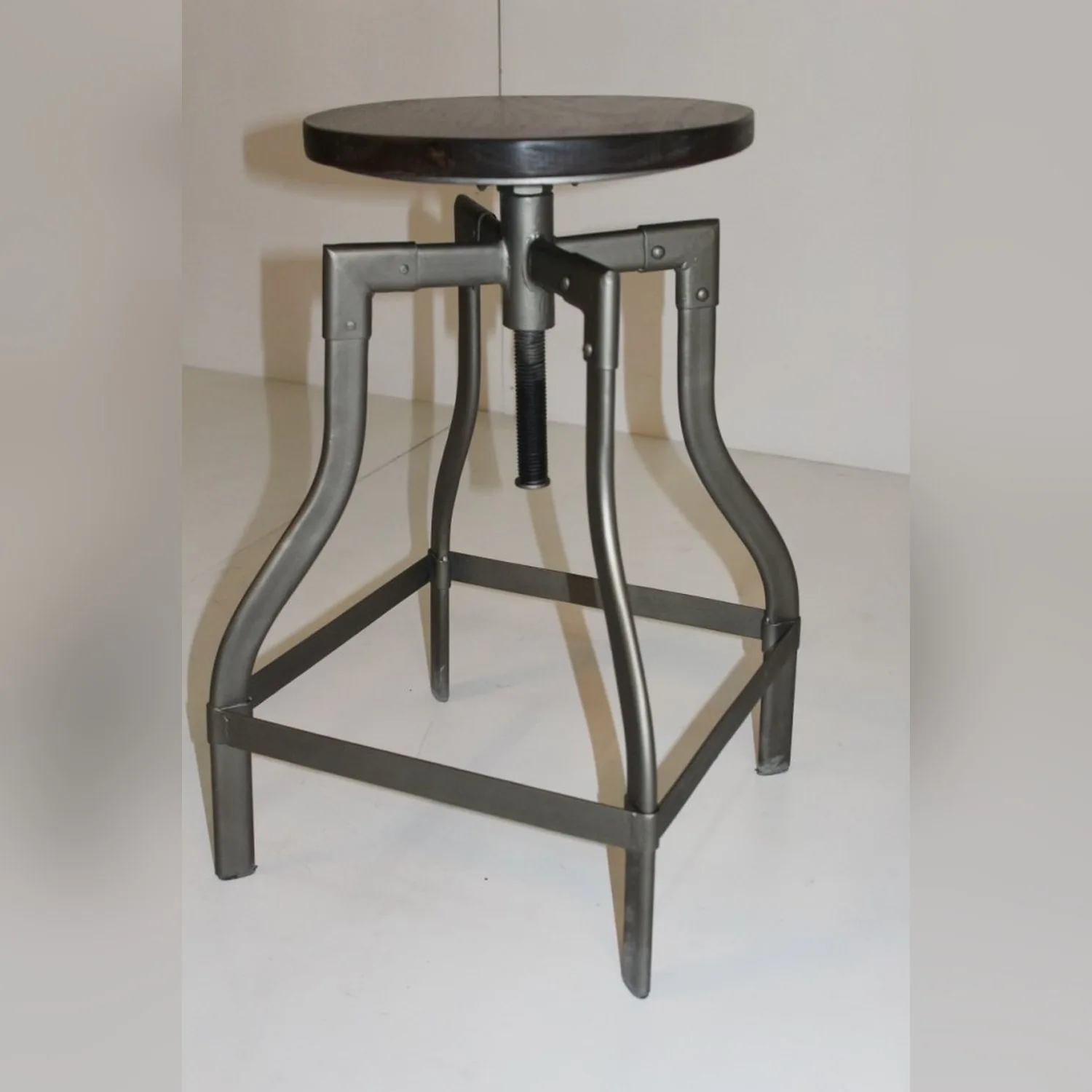 Pawan Stool (2041)