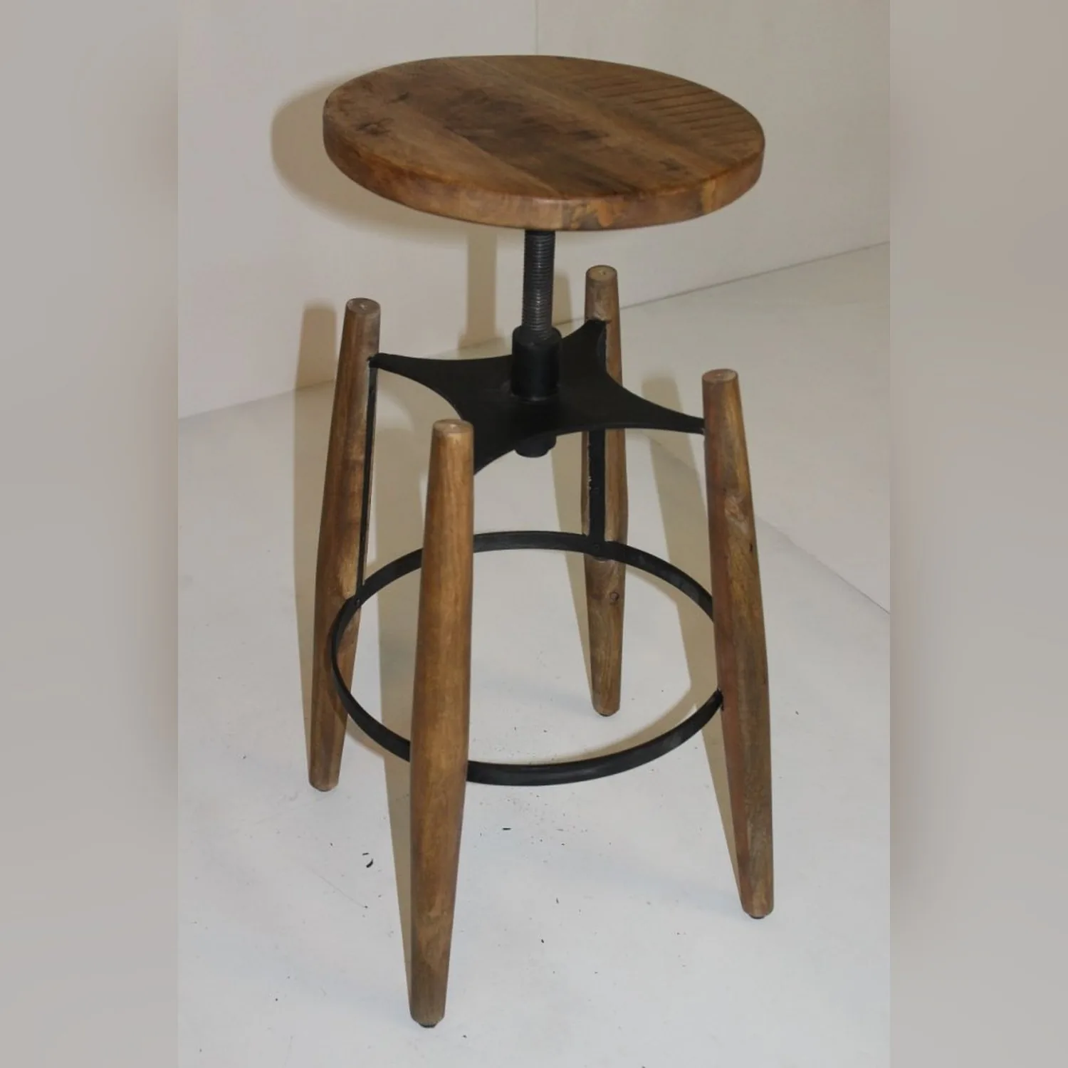 Pawan Stool (2053)